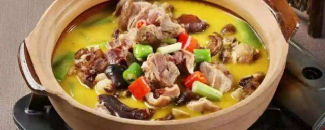 腊鸡炖胡萝卜的家常做法 如何做腊鸡炖胡萝卜