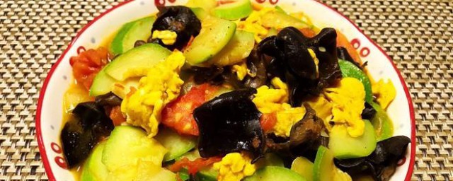 角瓜木耳炒鸡蛋的家常做法 角瓜木耳炒鸡蛋怎么做