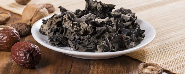 木耳拌洋葱的家常做法 木耳拌洋葱怎么做