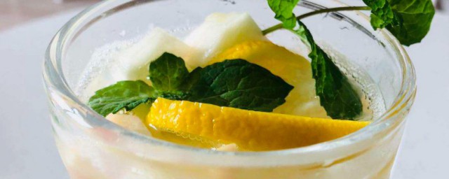 菠萝薄荷水果茶的家常做法 菠萝薄荷水果茶的家常做法是什么