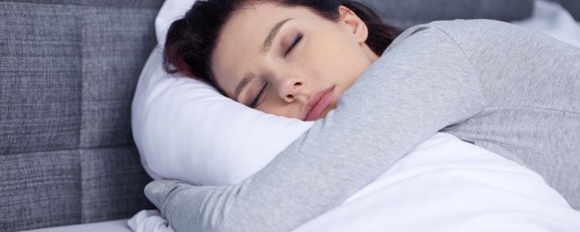 梦见女衣服有什么征兆 梦见女衣服寓意有哪些