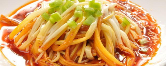 金针菇怎么做最好吃 麻辣金针菇做法