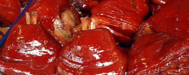 猪肘子怎么炖好吃 制作炖猪肘子的方法