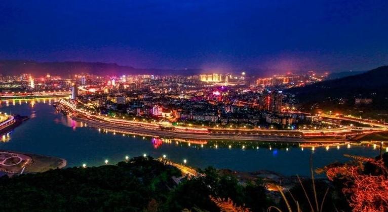 四川哪个城比较宜居养老