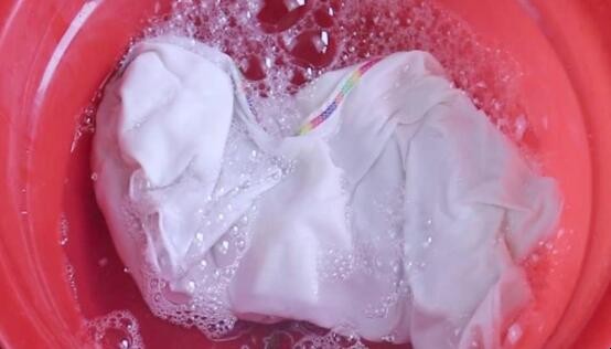 84消毒液可以消除中性笔字迹吗