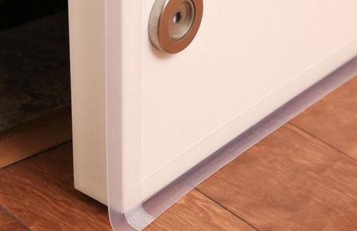 门下面的缝隙1.5cm正常吗