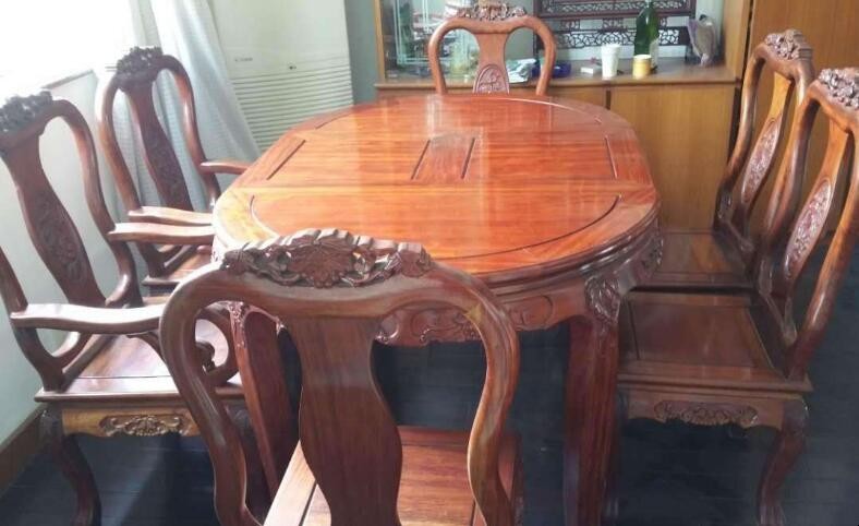 花梨木餐桌选购技巧是什么