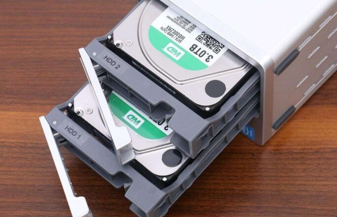 服务器硬盘有什么特点