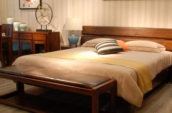 床尾放的长凳叫什么