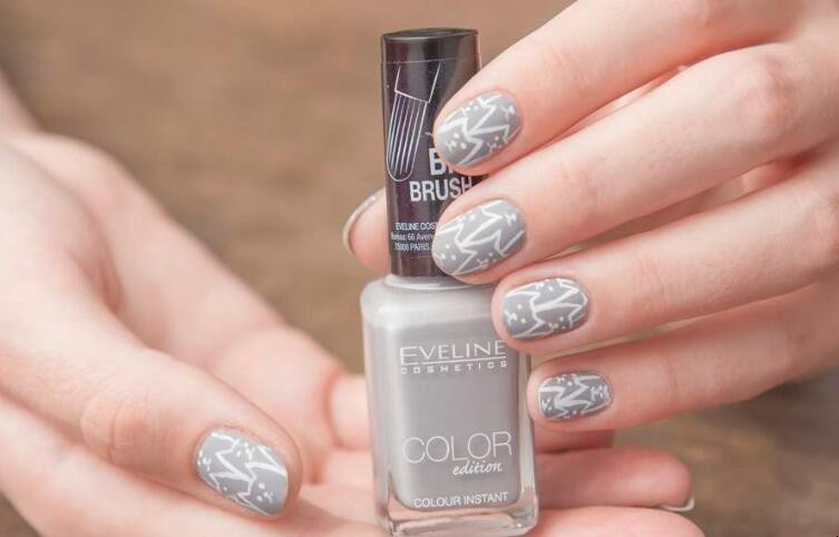 指甲油干了如何去弄化