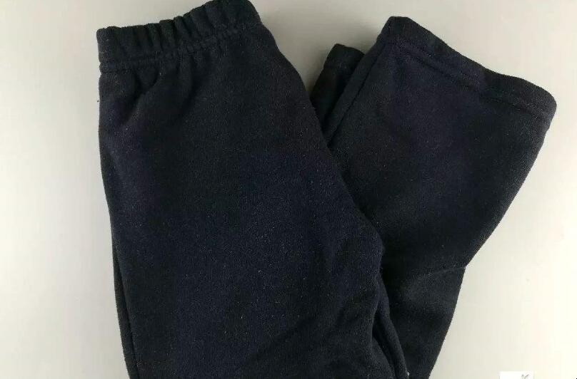 卫生纸粘到了毛衣上怎么办