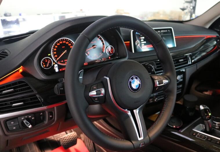 如何清洁方向盘的汗渍