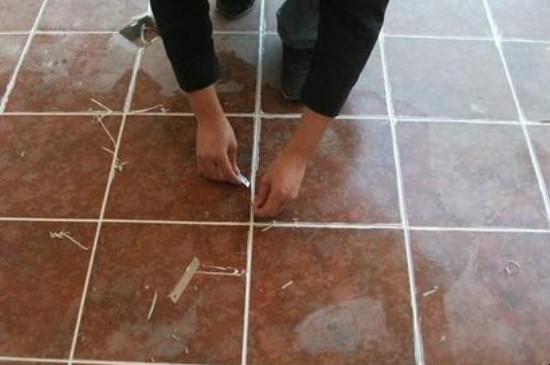 地板砖缝隙大小不一样怎么办