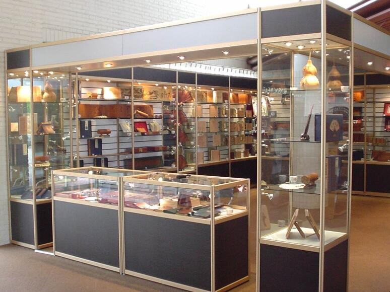 玻璃柜子保养技巧是什么