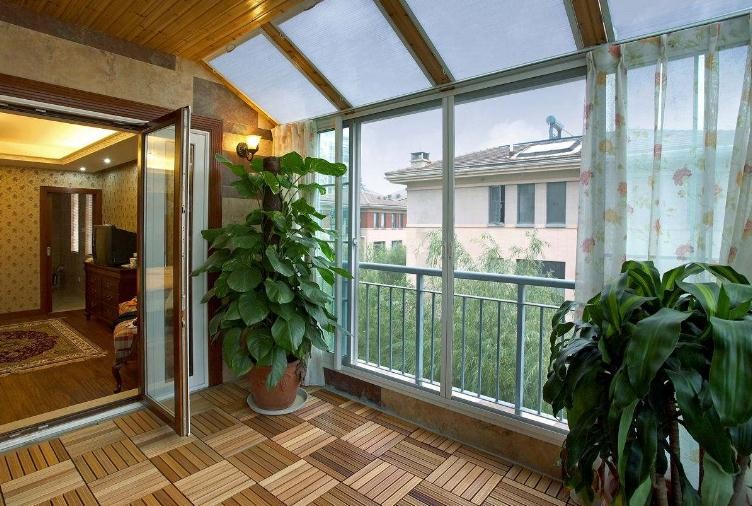 全封闭阳台晒被子技巧有哪些