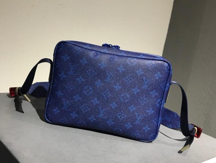 斜挎包怎么背好看 斜挎包怎么背好看