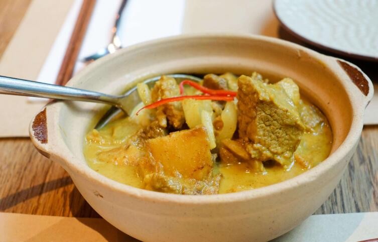 咖喱渍洗了变红怎么办