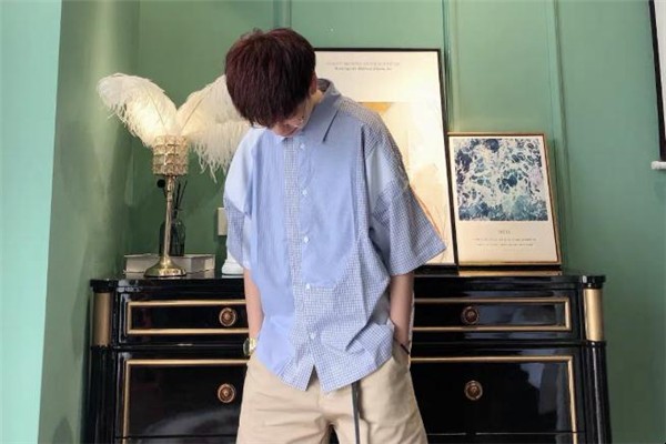 蓝衬衫怎么搭配裤子 蓝衬衫怎么搭配裤子