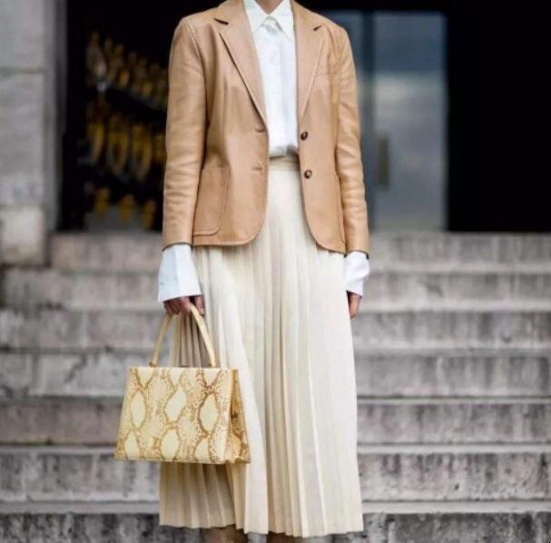 百褶裙子怎么搭配