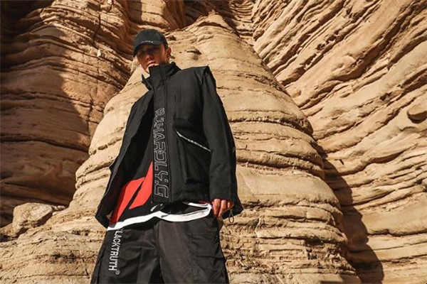 工装棉马甲流行什么颜色