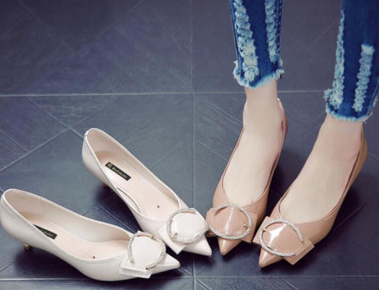 尖头鞋前面挤脚怎么办