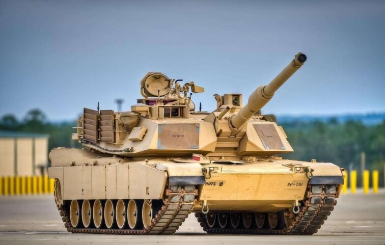 为什么坦克底部要开一扇门