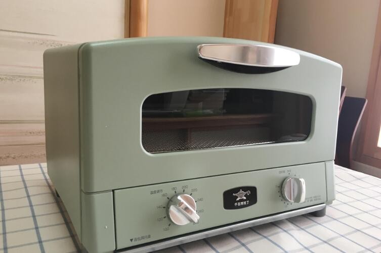 烤箱放在哪里比较安全 烤箱放在哪里比较安全