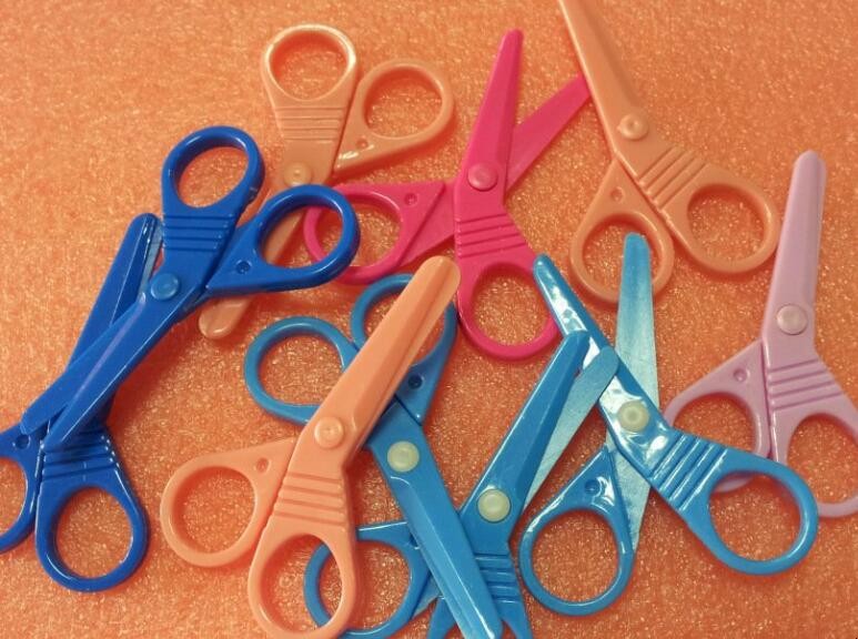 如何选购手工剪刀