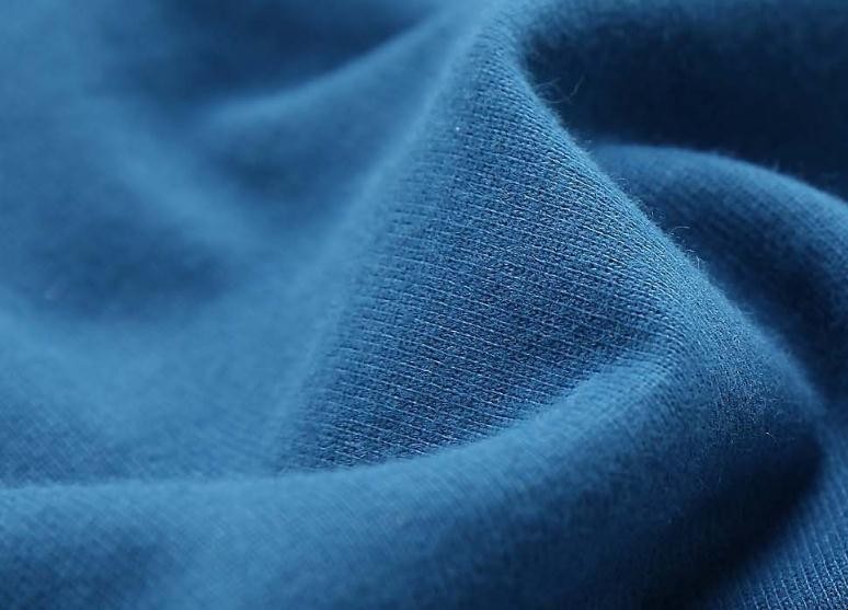 湖蓝色搭配什么颜色好看