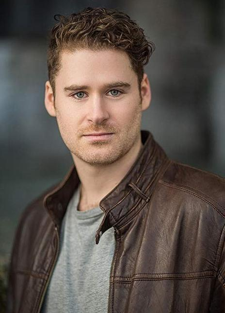 凯尔西·弗拉沃 Kelsey Flower