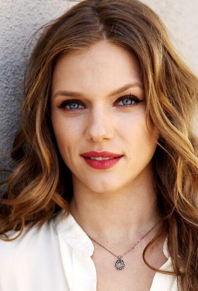 崔茜·史皮瑞达可斯 Tracy Spiridakos