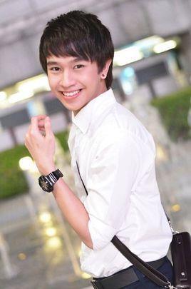 纳塔奇·司隶朋通 Natouch Siripongthon 庞斯坦·司隶平塔 福多多 邦沙敦·西宾达 Fluke ณธัช ศิริพงษ์ธร ฟลุ้ค พงศธร ศรีปินตา