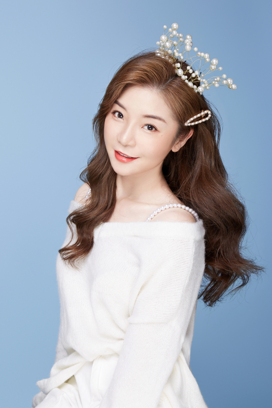 胡芳芳 Fong Fong Wu