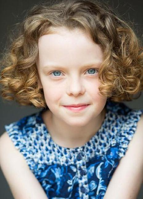 霍纳·妮芙茜 Honor Kneafsey