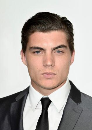 赞恩·霍尔茨 Zane Holtz Zane-Ray Brodie Holtz