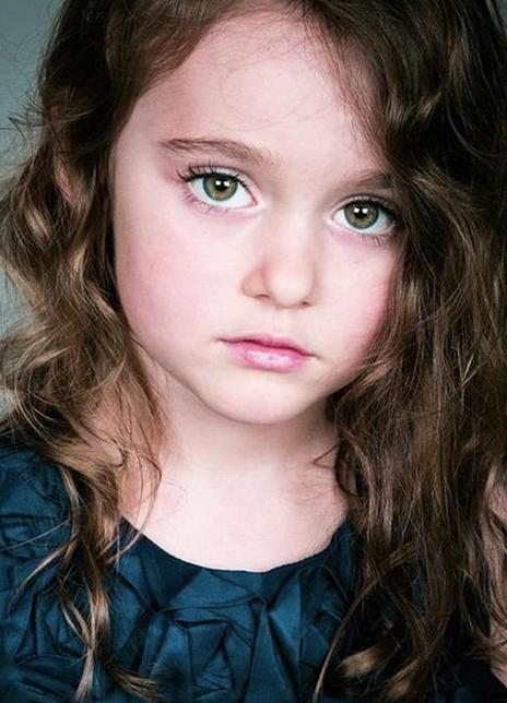 里亚·梅·阿特伍德 Riya May Atwood