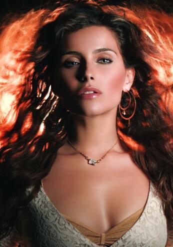 妮莉·费塔朵 Nelly Furtado