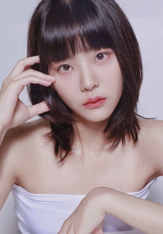 郑秀斌 SuBin Chung 郑秀彬 정수빈