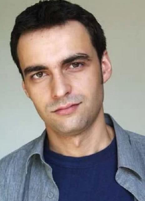 托马斯·曼丁斯 Tomasz Mandes