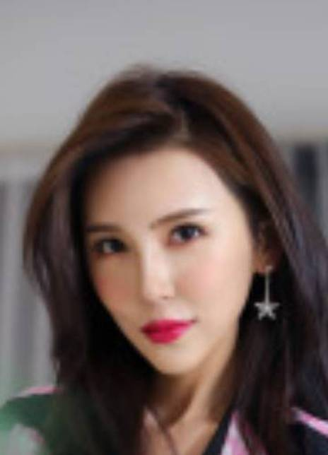 黄妍菲 Yanfei Huang  菲菲