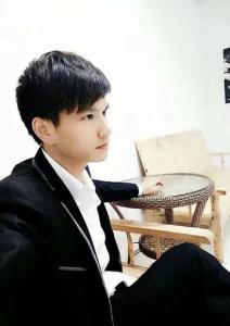 李肖逸 小逸 肖酷少 李肖龙 Lucky