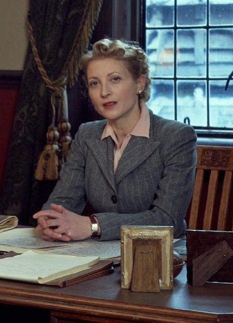 赫梅尔妮·加利福德 Hermione Gulliford