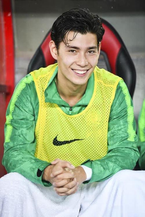 侯永永 John Hou Sæter 约翰·侯·塞特 Hou Yongyong