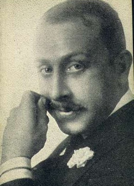 斯图尔特·霍姆斯 Stuart Holmes Joseph Liebchen