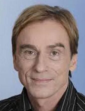 安德列·汉尼克 André Hennicke André  M. Hennicke