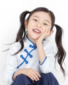 贾云馨 甜馨 小馨馨 小甜心 馨儿 馨爷 贾少爷 馨宝 Jelena 贾云馨 甜馨 小馨馨 小甜心 馨儿 馨爷 贾少爷 馨宝 Jelena