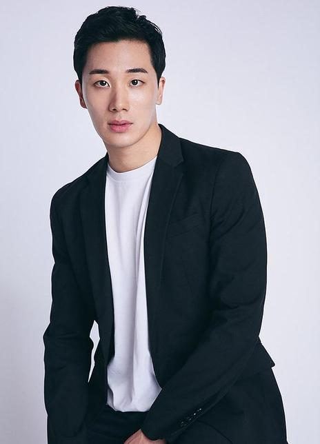 李瑞准 Seo-joon Lee  李书竣 李叙竣 이서준