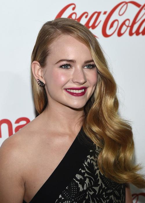 布丽特妮·罗伯森 Brittany Robertson Brittany Leanna Robertson Britt Robertson