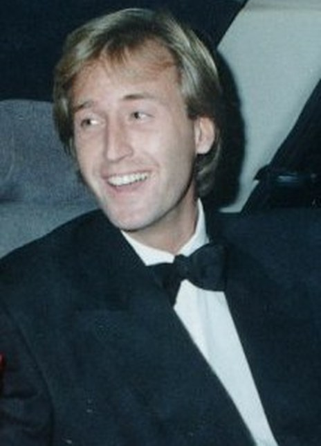 罗宾·赫尔斯通 Robin Hurlstone