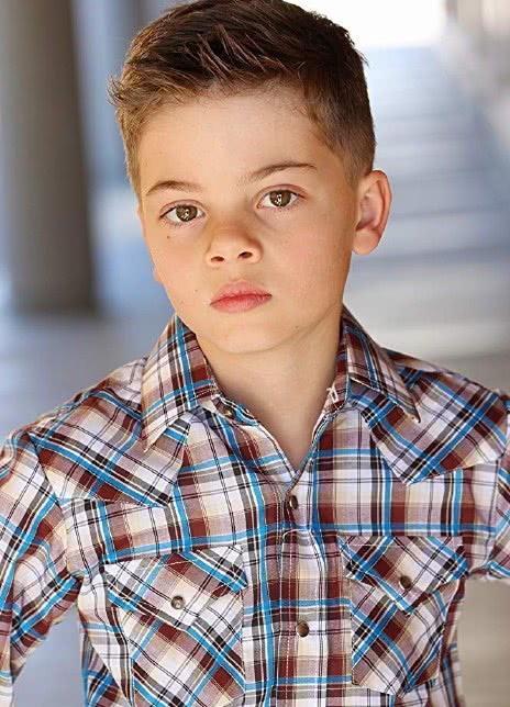 布雷肯·梅里尔 Brecken Merrill